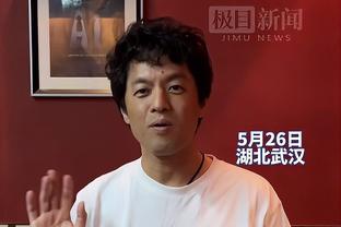 别伤别伤！詹姆斯追防碰撞杰伦 两人均痛苦倒地 杰伦回归成疑！